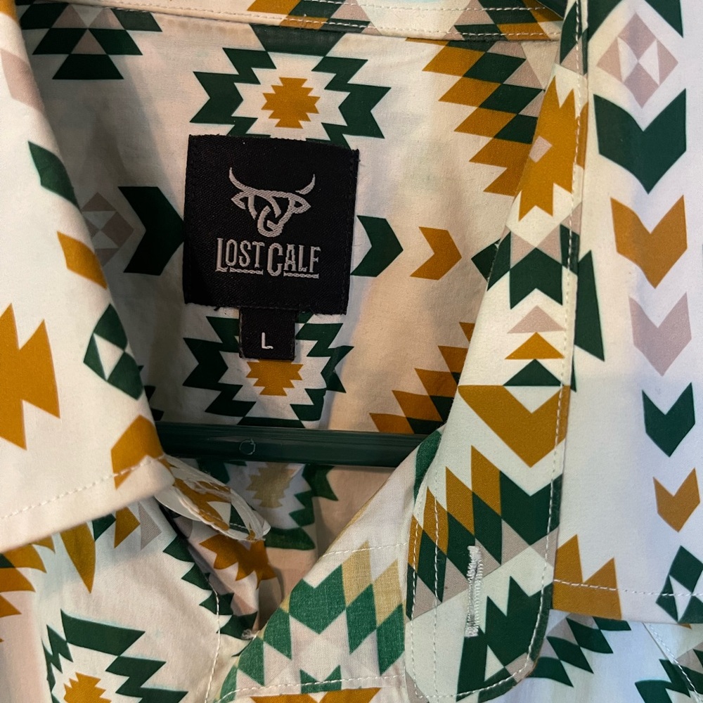 Men’s Aztec Print Button Down (L)